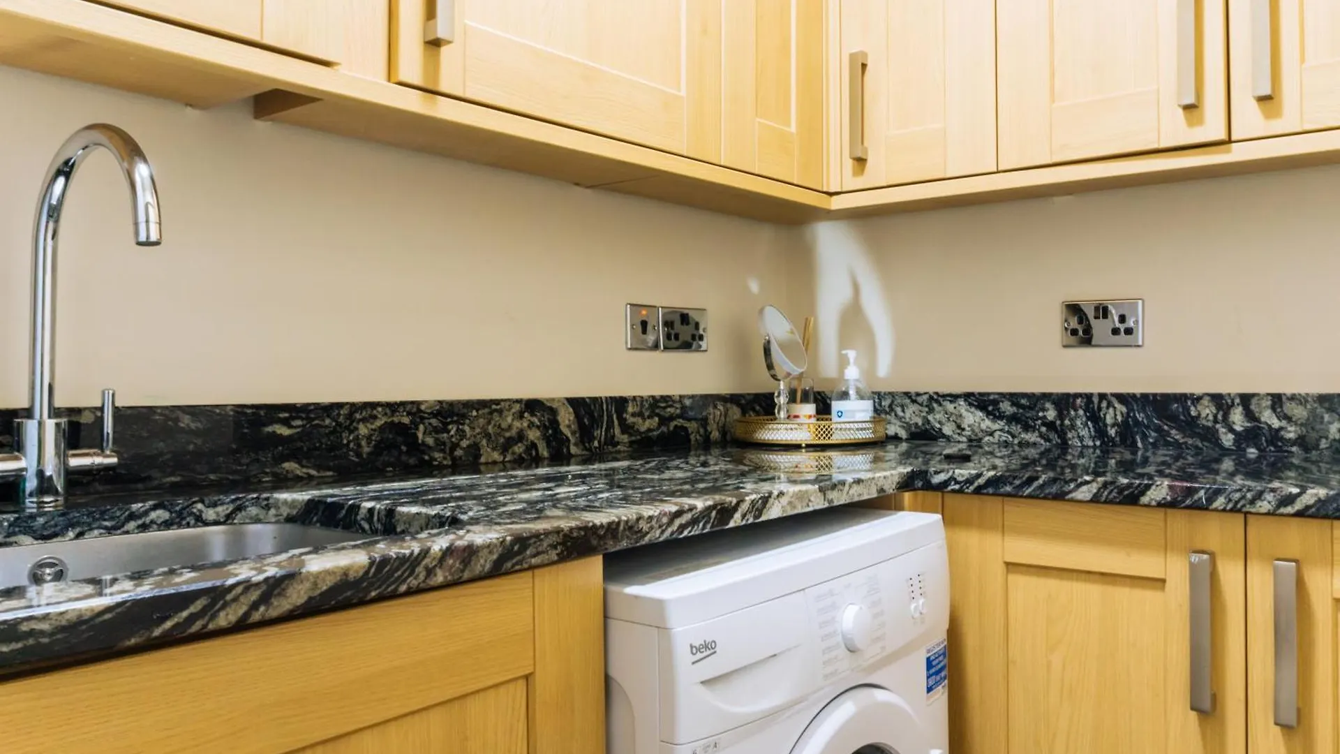Apartamento Homely 3 Bedroom In The Heart Of Central Edimburgo