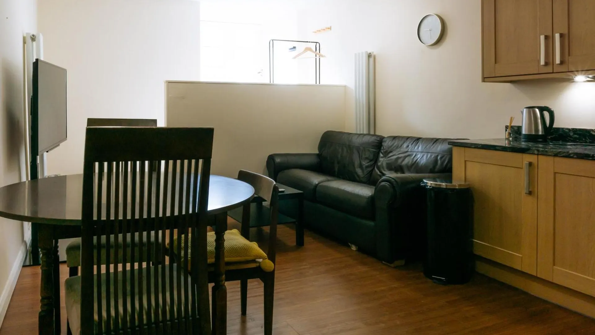 Apartamento Homely 3 Bedroom In The Heart Of Central Edimburgo