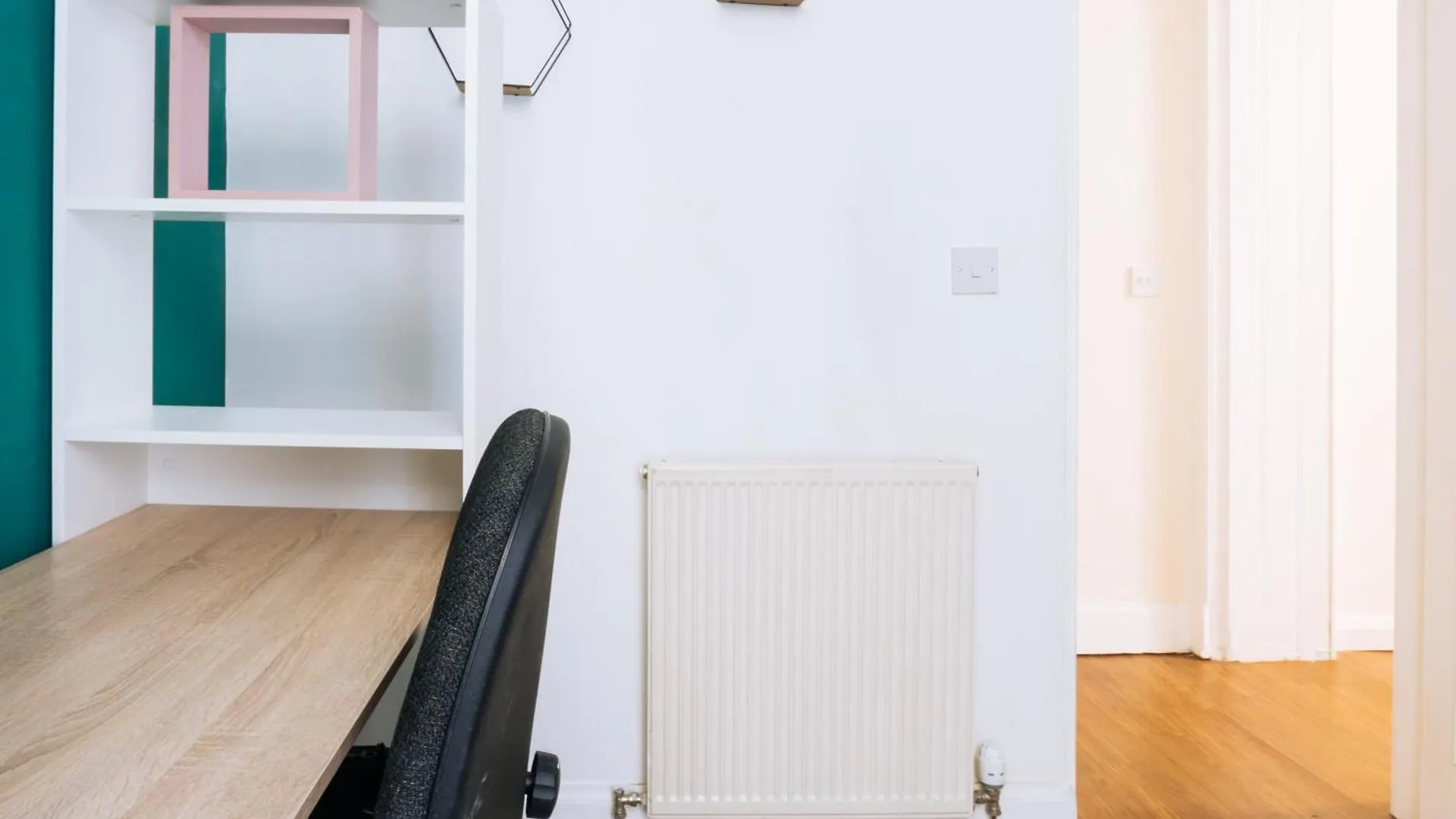 Homely 3 Bedroom In The Heart Of Central Edimburgo Apartamento