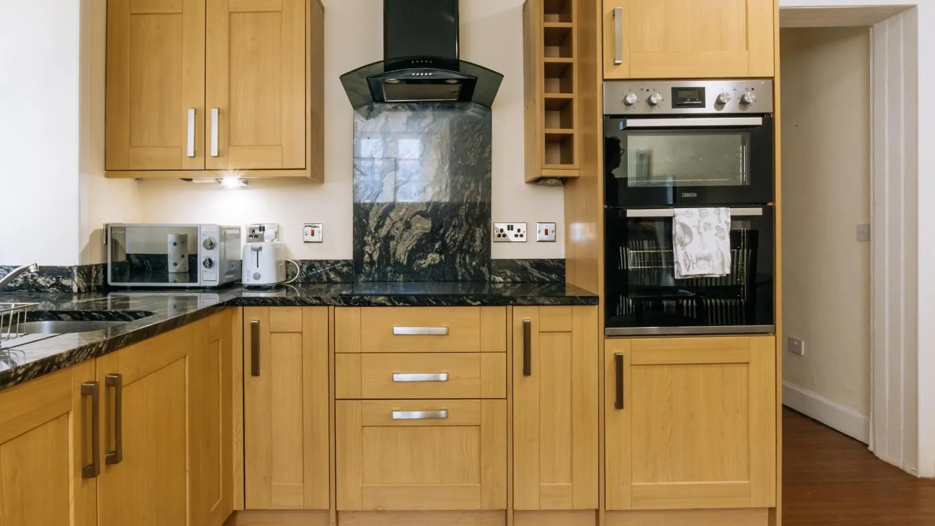 Homely 3 Bedroom In The Heart Of Central Edimburgo 0*,  Reino Unido